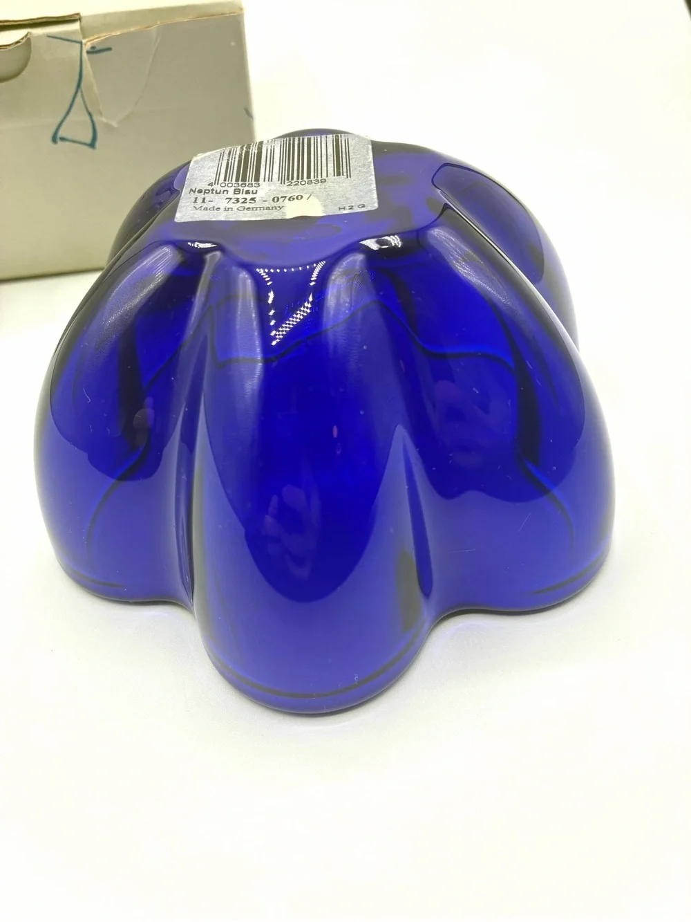 Villeroy & Boch Neptun Blau Cobalt Blue Scalloped Glass Bowl w Box